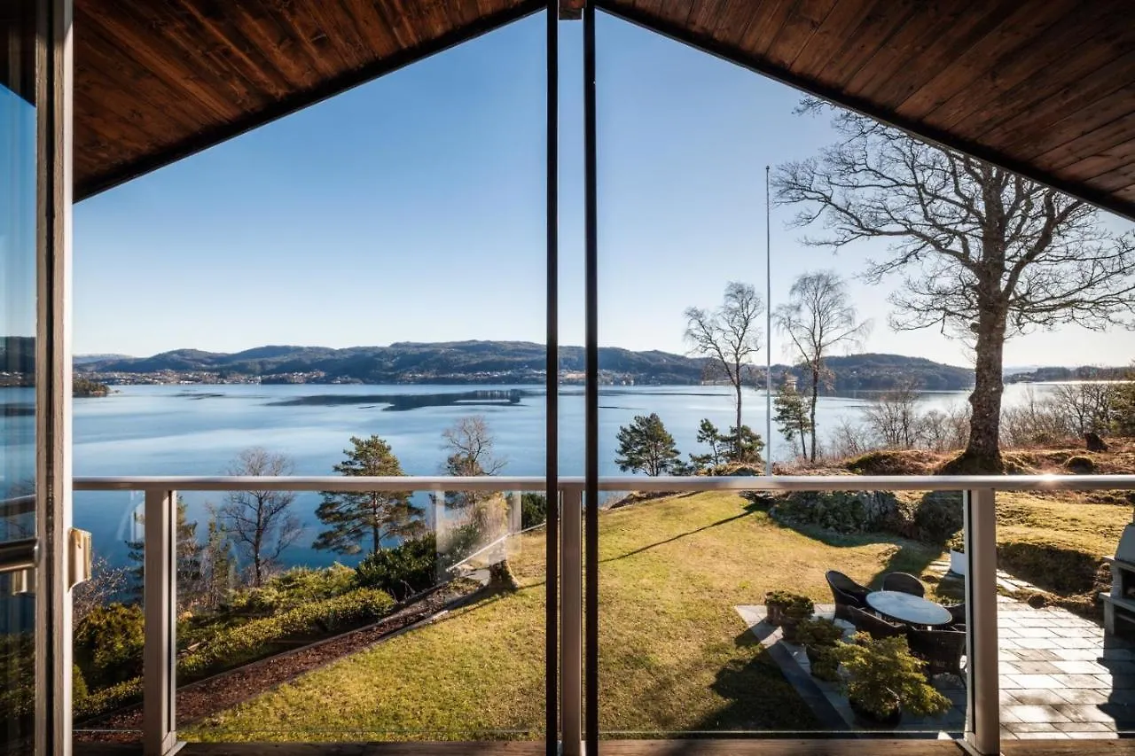 Villa Arboretet - Seaside Villa With Private Pool & Infrared Sauna In The Heart Of Arboretet, Bergen