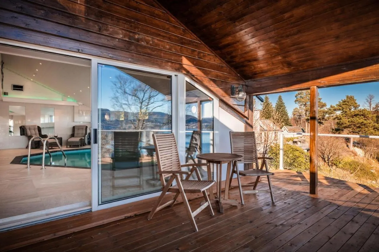 Villa Arboretet - Seaside Villa With Private Pool & Infrared Sauna In The Heart Of Arboretet, Bergen