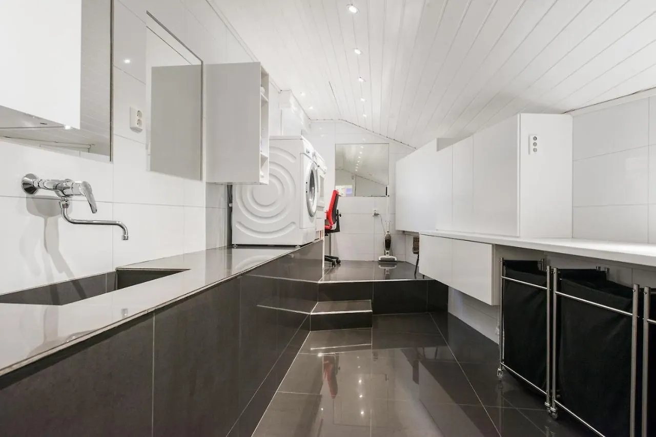 Villa Arboretet - Seaside Villa With Private Pool & Infrared Sauna In The Heart Of Arboretet, Bergen